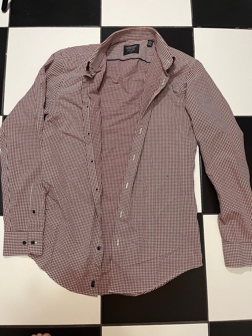 Men's size 35 red and white Nordstrom Tech-Smart gingham shirt